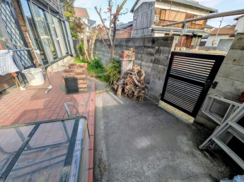 南東側の陽当りの良いお庭