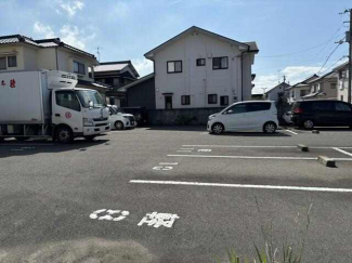 松山市安城寺町の駐車場の画像