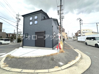 前面道路含む現地写真です