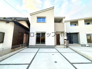 前面道路含む現地写真です