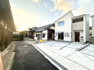 前面道路含む現地写真です