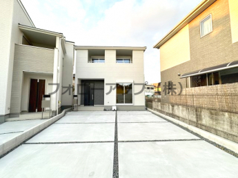 駐車場があるので、車を買う予定の方も安心です