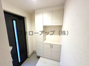 毎日通る玄関はこちらです