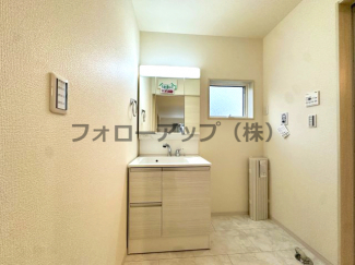 独立洗面台、朝の身支度には欠かせません