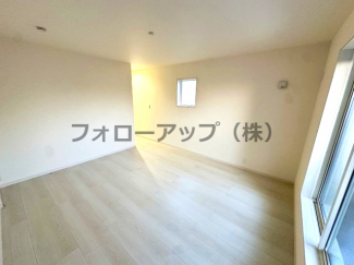 使い勝手のいい洋室です