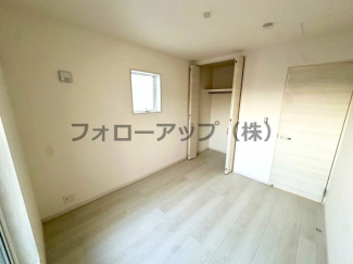 ゆったりした洋室です