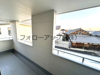 バルコニーからの眺めを楽しみながら食事をしませんか