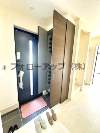 毎日通る玄関はこちらです