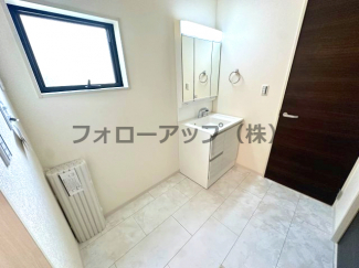 独立洗面台、朝の身支度には欠かせません