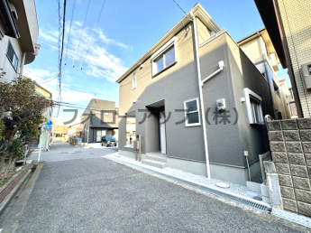 前面道路含む現地写真です