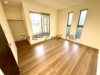 個人の部屋や寝室として使える洋室です