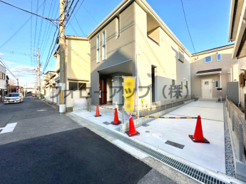 前面道路含む現地写真です