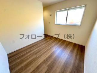 ゆったりした洋室です