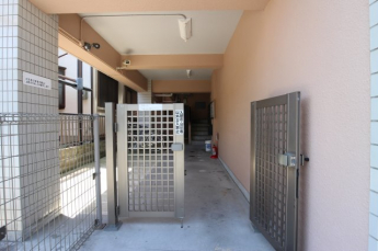 【エントランス】