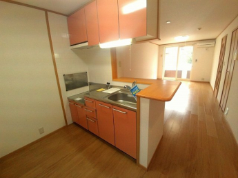 コンパクトなキッチンで掃除もラクラク