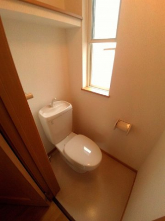 コンパクトで使いやすいトイレです