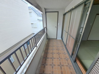 【バルコニー】