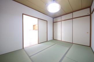 柔らかい畳が心地よい和室