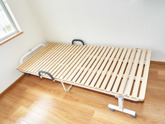 折畳式ベッド(ご入居が決まり次第設置予定)