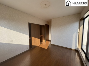 全居室に収納を完備しておりますので、いつでもお部屋をすっきりとお使い頂けそうです。自分好みのインテリアやレイアウトを考えるのも楽しみです♪