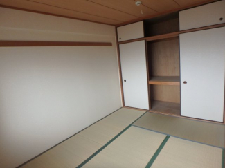 和室ならではの温かな和の空間で寛ぎの時間を過ごせます