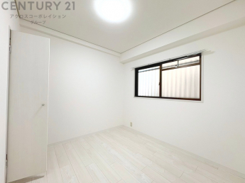 創造性や成長を促す遊びの空間を提供。学習や趣味に集中できる環境を整えます。個別のプライベートスペースは自己表現と自立心を育み、心地よい睡眠環境を整えリラックスできる場所を提供。