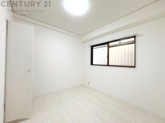 創造性や成長を促す遊びの空間を提供。学習や趣味に集中できる環境を整えます。個別のプライベートスペースは自己表現と自立心を育み、心地よい睡眠環境を整えリラックスできる場所を提供。