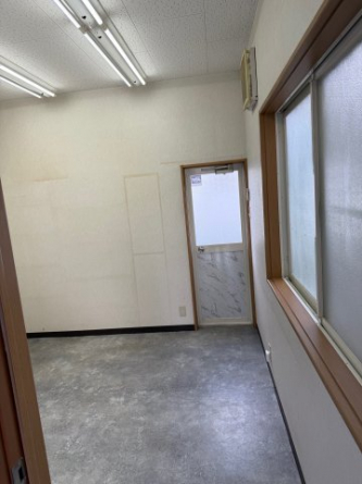 中地店舗事務所の画像