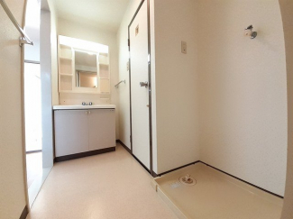 忙しい朝には欠かせない洗面所です