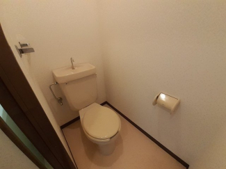 コンパクトで使いやすいトイレです