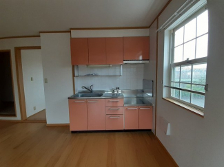 コンパクトなキッチンで掃除もラクラク