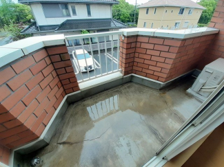 バルコニーからの眺めを楽しみながら食事をしませんか