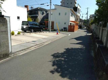 駐車場南西から写真撮影したところです♪