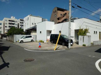 松山市北立花町の駐車場の画像