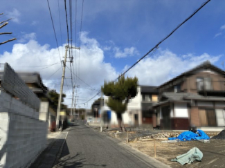 【前面道路含む現地写真】