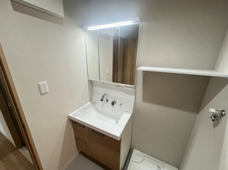 明るい洗面所です