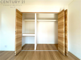 衣類やアクセサリー、小物類の収納が便利で整理整頓がしやすく、部屋の美観を保ちつつ、スペースを最大限に活用できます。衣服のしわやダメージを防ぎ、長持ちさせることができます。