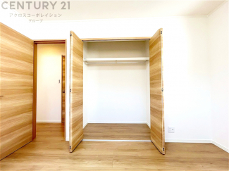 衣類やアクセサリー、小物類の収納が便利で整理整頓がしやすく、部屋の美観を保ちつつ、スペースを最大限に活用できます。衣服のしわやダメージを防ぎ、長持ちさせることができます。