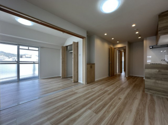 【居間・リビング】