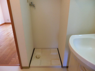 ※画像は103号室。室内に洗濯機置場有り