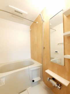 コンパクトで使いやすいお風呂です