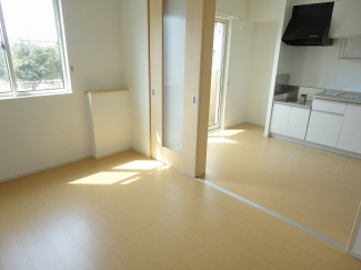 ゆったり過ごせる居間です