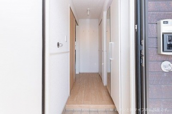 落ち着いた玄関です