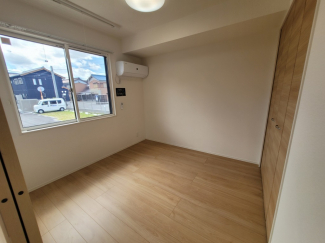 洋室です。エアコンが2台ついているのも嬉しいですね！