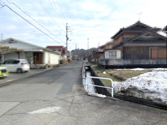 【前面道路含む現地写真】