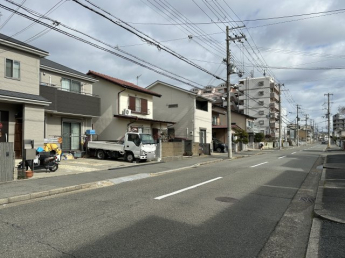 【前面道路含む現地写真】