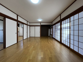 【居間・リビング】