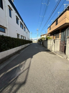 【前面道路含む現地写真】