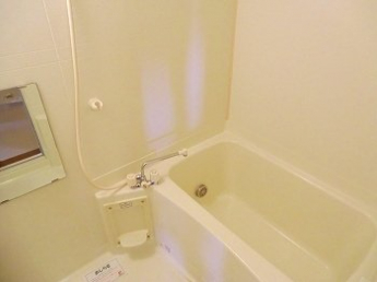 落ち着いた空間のお風呂です