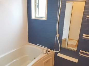 落ち着いた空間のお風呂です